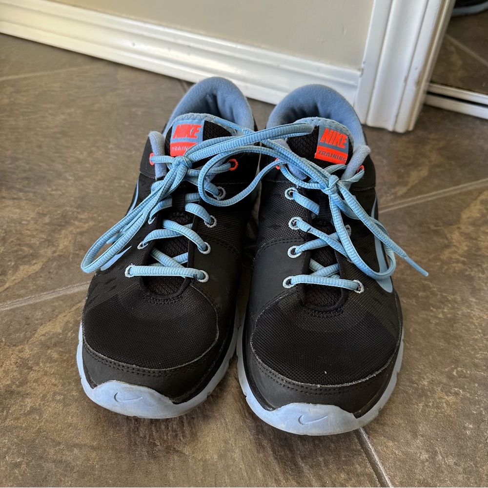 Nike Black and Light Blue Athletic Shoes - Picture 2 of 4